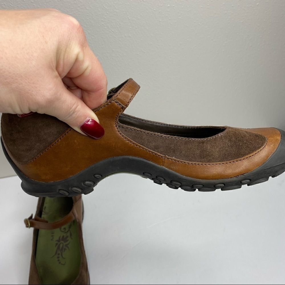 Merrell | Brown Shoes - Picture 3 of 9